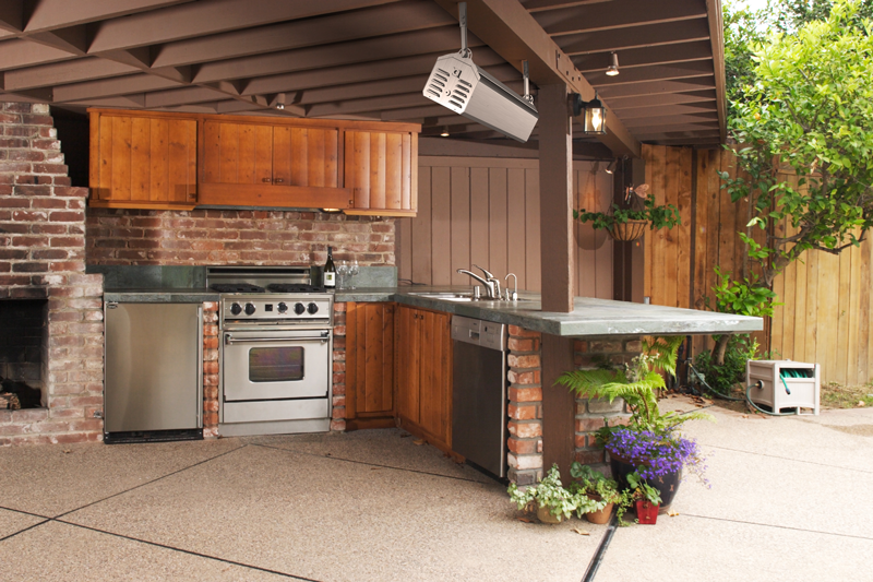Detroit Radiant Re-Verber-Ray DSC Series DSCS-31P-SS Single Stage Operation Propane Patio Heater - 48.4 in. x 9 in. x 10.9 in. - Stainless Steel Finish