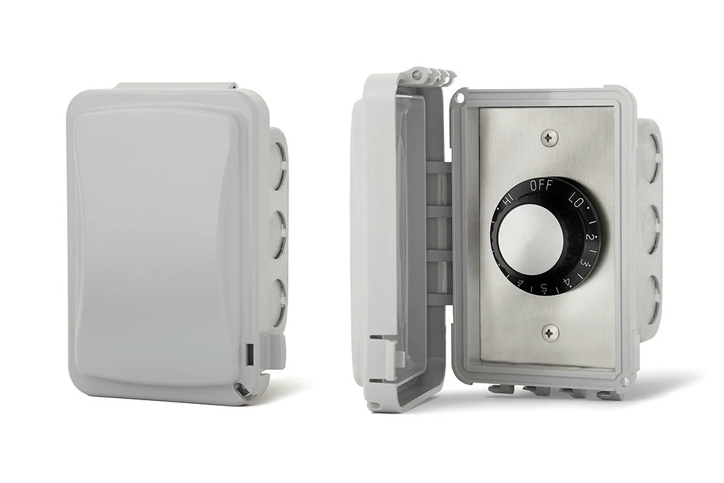 Infratech Input Regulator Single Flush Mount with Weatherproof Cover